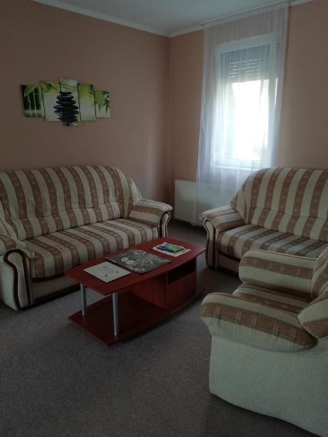Rokus Apartman Leilighet Szeged Eksteriør bilde